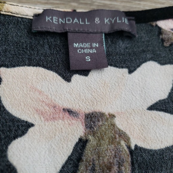 Kendall & Kylie Floral Bell Sleeve Crop Top Black Pink Crochet Lace Trim Small - Picture 4 of 7
